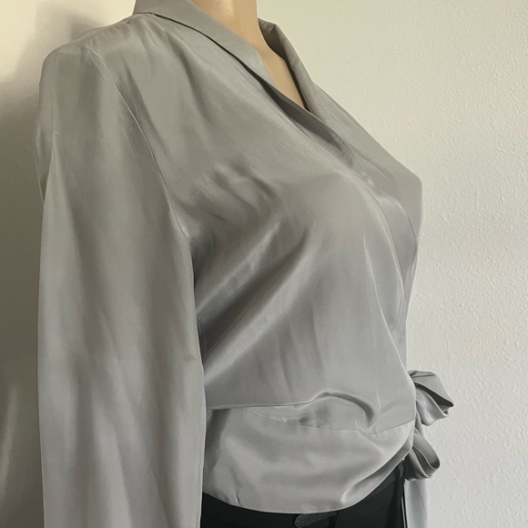 J Brand 100% Silk Wrap Blouse Gray Long Sleeve Size Small - Picture 3 of 9